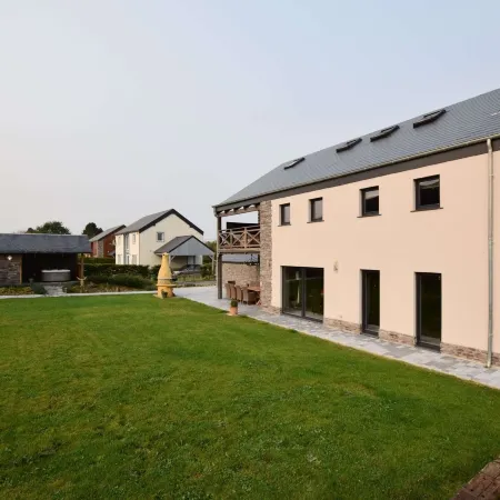 Grandeur Villa with Sauna & Hot Tub in Durbuy