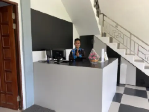 坤甸的Khalisa家庭舍利歸教住宿