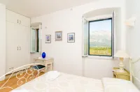 Stone House DiMaTo