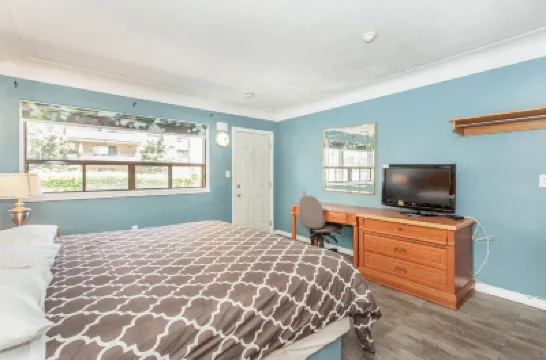 Haven Inn Hotels near Dundurn Castle National Historic Site