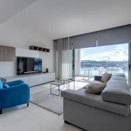 Deluxe Apartment with Valletta and Harbour Views