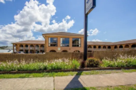 Cumberland Motor Inn