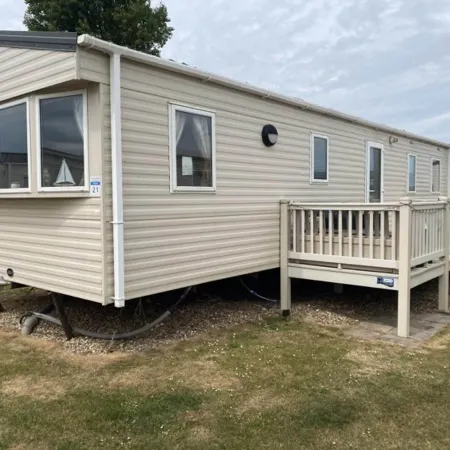 Heacham Beach Caravan - Sleeps 6 - Pets Ok
