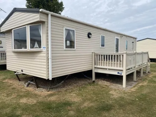 Heacham Beach Caravan - Sleeps 6 - Pets Ok