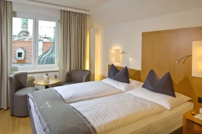 โรงแรม แม็กซิมิเลียน สตัทเฮาส์ เพ็นซ์ โรงแรมใน