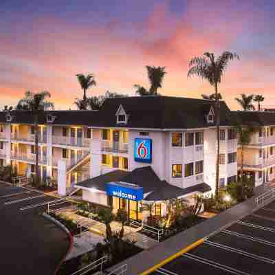 Buena Park, CA - Knotts Berry Farm - Disneyland Hotel Exterior