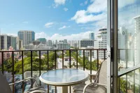 OUTRIGGER Waikiki Beach Resort - Mountain view