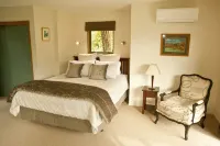 Whakaipo Lodge