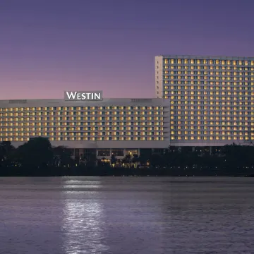 The Westin Mumbai Powai Lake Отели рядом с достопримечательностью «Национальный институт промышленного инжиниринга»