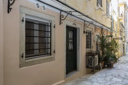 Townhall Studio Отели рядом с достопримечательностью «Нео Фрурио»