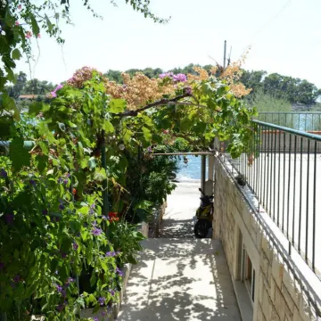 Apartments Prižba Bay