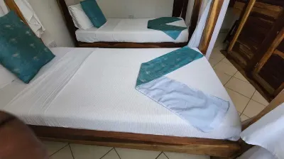 Lux Suites Diani Airstrip Villas