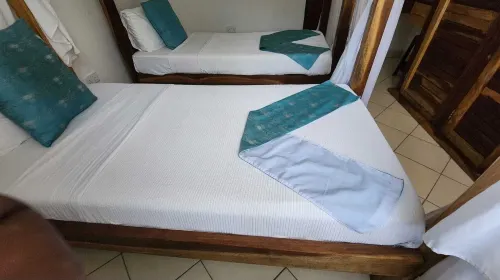 Lux Suites迪亞尼機場別墅