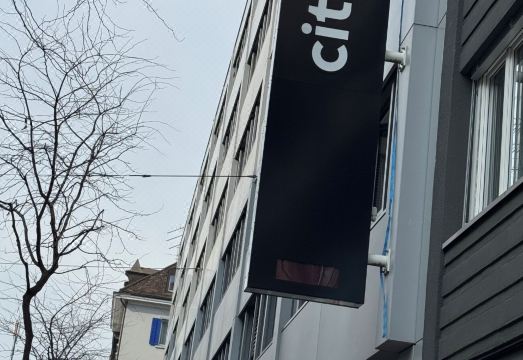 시티 팝 2나잇 취리히 시티의 건물 외부 모습