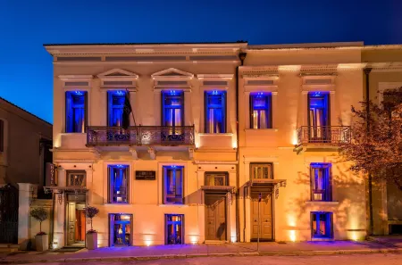 Maison Grecque Hotel Extraordinaire Отели рядом с достопримечательностью «Собор Андрея Первозванного»