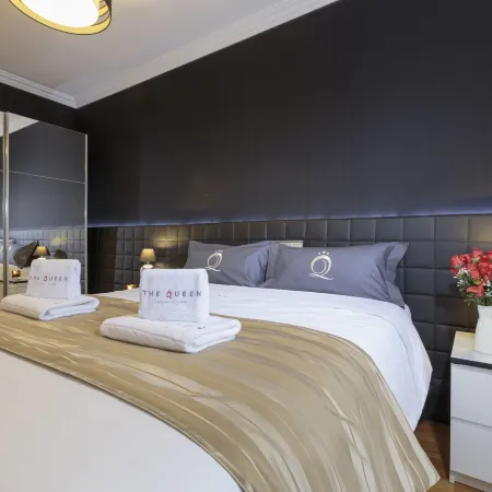 The Queen Luxury Apartments - Villa Cortina