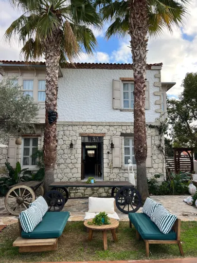 Hotel B House
