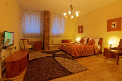 Enjoy Inn Hotels near Renaissance Town Hall