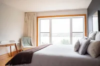 Au Sommet du Lac Magog Hotels near Pointe-Merry Park