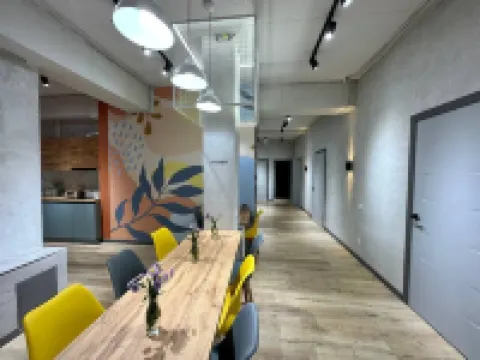 Izzzi Hostel Hotel di 