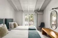 The Seaview Corner Apartments by Konnect, Ipsos - Holiday Apartments
