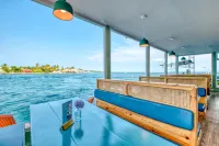 Bocas Paradise Hotel Hotels in Carenero