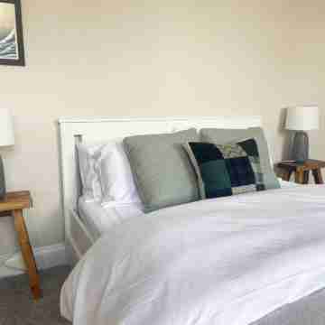 Spacious 2Bd Flat with Stunning Views Folkestone Rooms