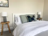 Spacious 2Bd Flat with Stunning Views Folkestone