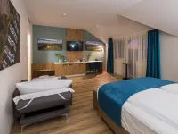 Kistücsök Food & Room Hotels in Balatonföldvári