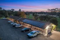 Castlereagh Motor Inn - Motels