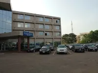 Golden Royale Hotel - С парковкой