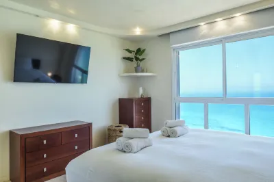 Netanya Panoramic Sea-View 4BR Apt by Sea N' Rent
