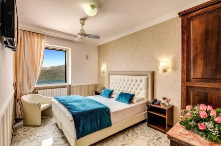 Hotel Castel Vecchio Отели рядом с достопримечательностью «Ponte di Ariccia»