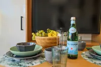 Phaedrus Living Seaside Luxury Flat Athina 109 - Homestays