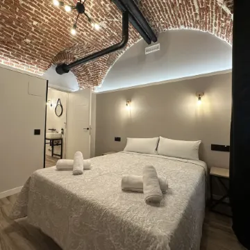 CC Opera Suites Отели рядом с достопримечательностью «Площадь Испании»