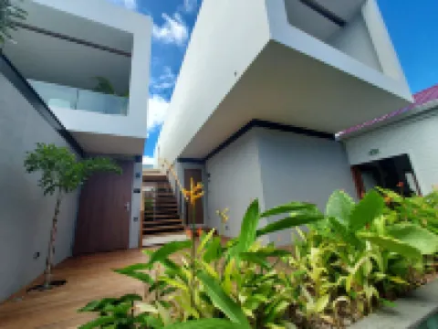 Clos de la Rivière 聖但尼酒店