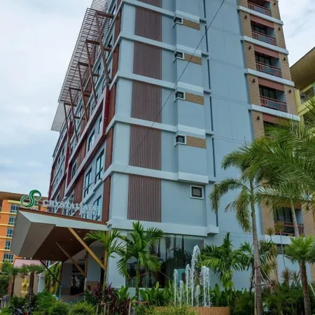 Crystal Jade Hotel