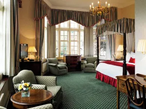 핸버리 매너 메리어트 호텔 & 컨트리 클럽