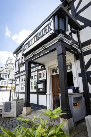 Landhotel & Gasthof Cramer Отели рядом с достопримечательностью «Бильштайнхёлен Варштайн»