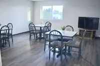 AmeriVu Inn and Suites - Stanley - breakfast