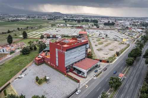 Suites Inn la Muralla Hotel & Spa Hotel di Metepec