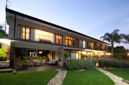 Miles B&B Guest House Отели в г. Оудсхорн