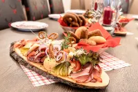 Hotel Sauerlacher Post - sarapan