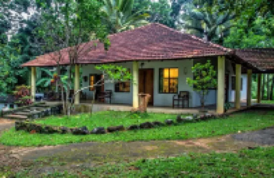 Captain's Bungalow, Kandy Hotels near Embekka Devalaya