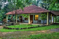 Captain's Bungalow, Kandy Hotels in Ґампола