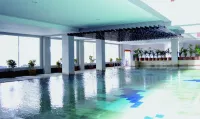 โรงแรม โฮริซอน โกตะ ลามา เซมารัง - ที่มีสระว่ายน้ำ