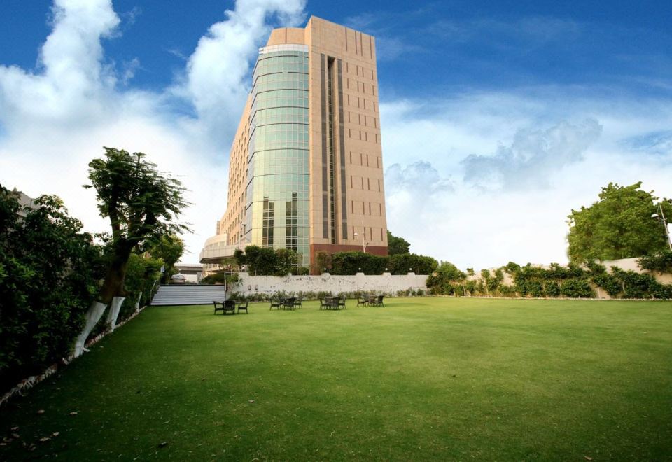 Fortune Select Global Hotel Gurgaon Over view