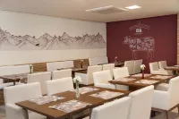 Ramada by Wyndham Macae Hotel & Suites - breakfast