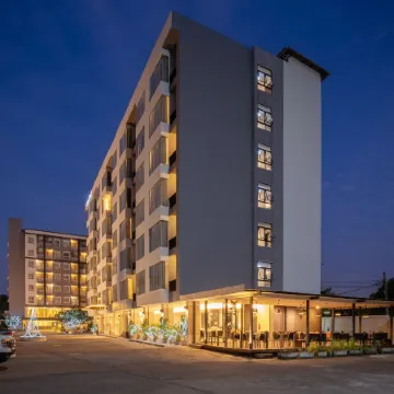 Leenova Hotel Отели рядом с достопримечательностью «Торговый центр Seacon Square»