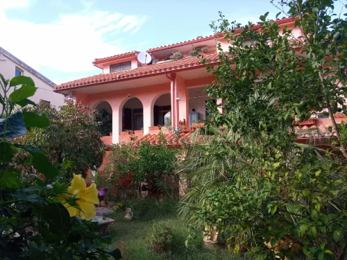 Villa Corrias - Homestays